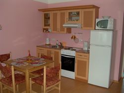 Isabell kotimajoitus - apartment -huoneistot, Esplanaadi, P&auml;rnu, Viro